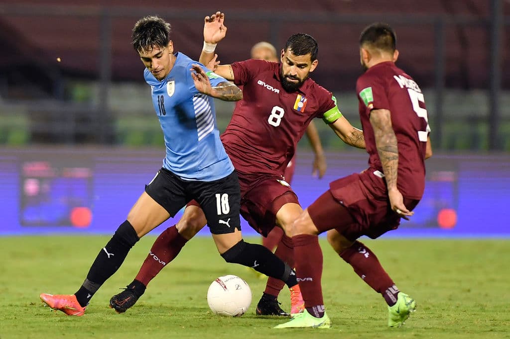 El gran ataque de Uruguay sigue sin carburar y los charrúas llegan a 270 minutos sin ver el gol luego de empatar 0-0 en su visita a Venezuela.