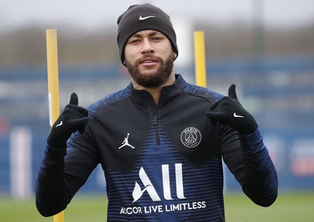 Justo en esta temporada, Neymar se ausentó durante varios entrenamientos en la pretemporada del PSG, cuando buscaba cerrar su vuelta a Barcelona.