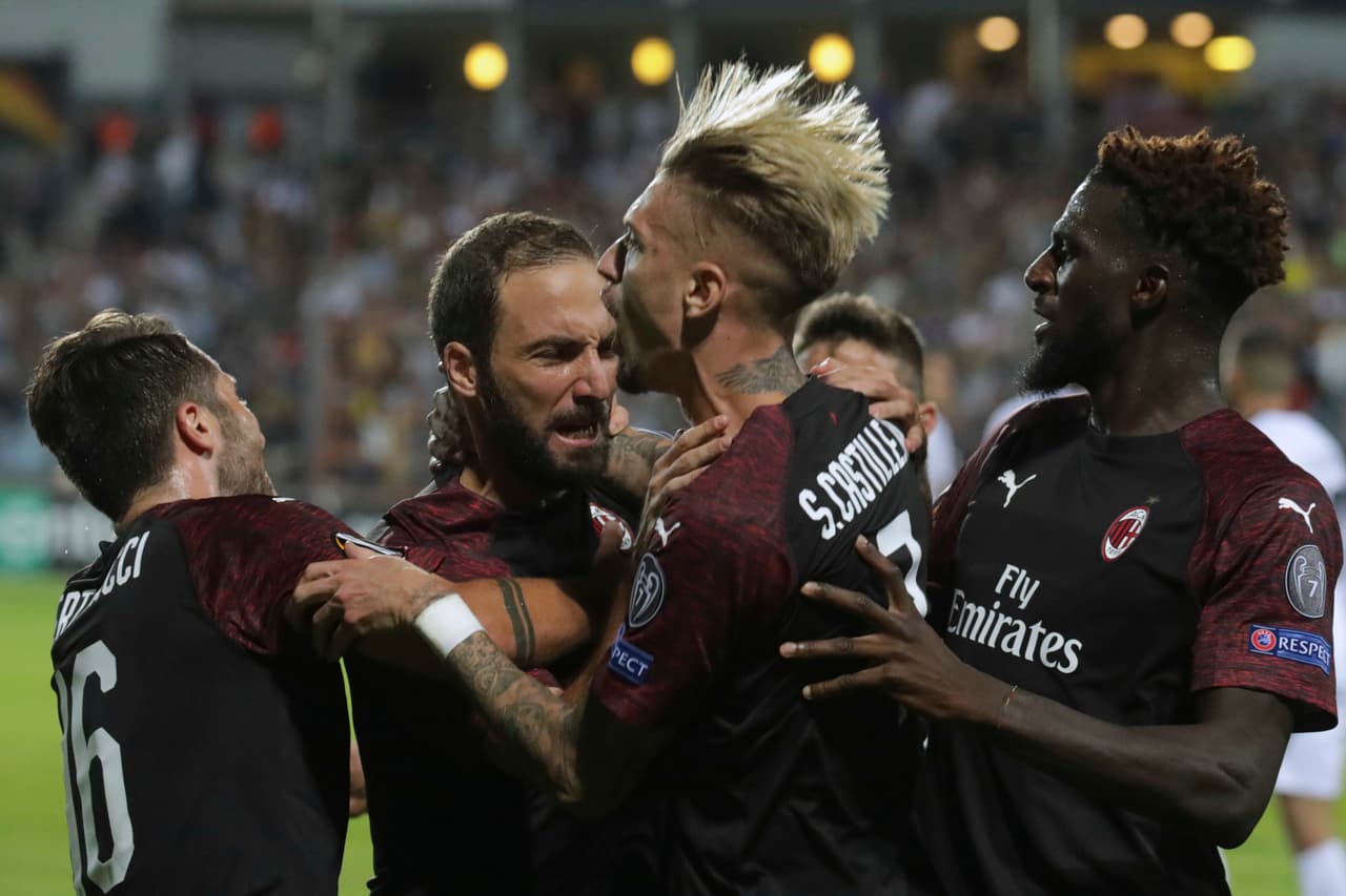 Con un gol en el segundo tiempo, el Milan gana 1-0 al Dudelange de Luxemburgo, equipo al que supera 120 a 1 en cuestión del valor de las plantillas. Pese a ello, lideran su grupo en la Europa League.