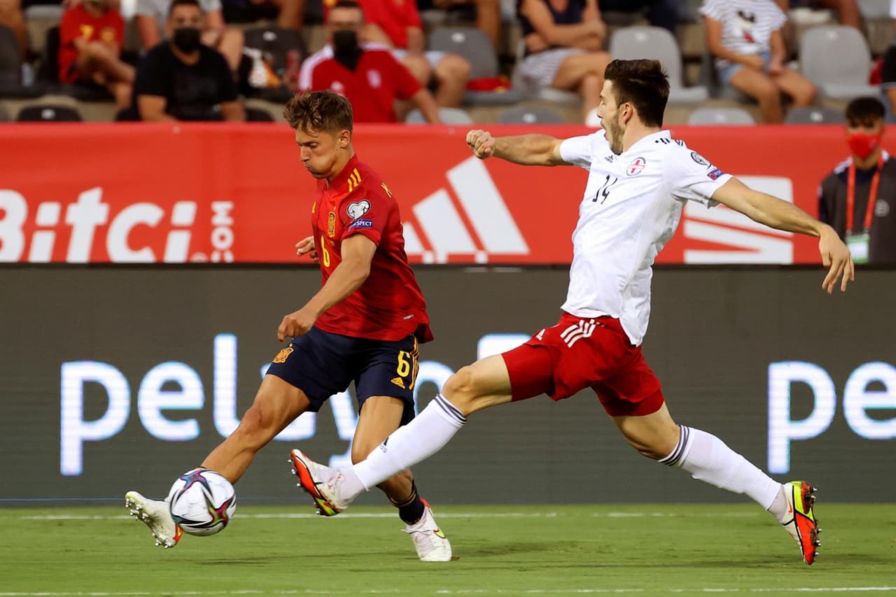 España golea a Georgia 4-0 durante el partido de eliminatoria de la UEFA rumbo al Mundial de Catar 2022. José Luis Gayá (14'), Carlos Soler (25'), Ferrán Torres (41') y Pablo Sarabia (63') lograron darle la victoria al conjunto español, colocándolo en primer lugar del Grupo B.