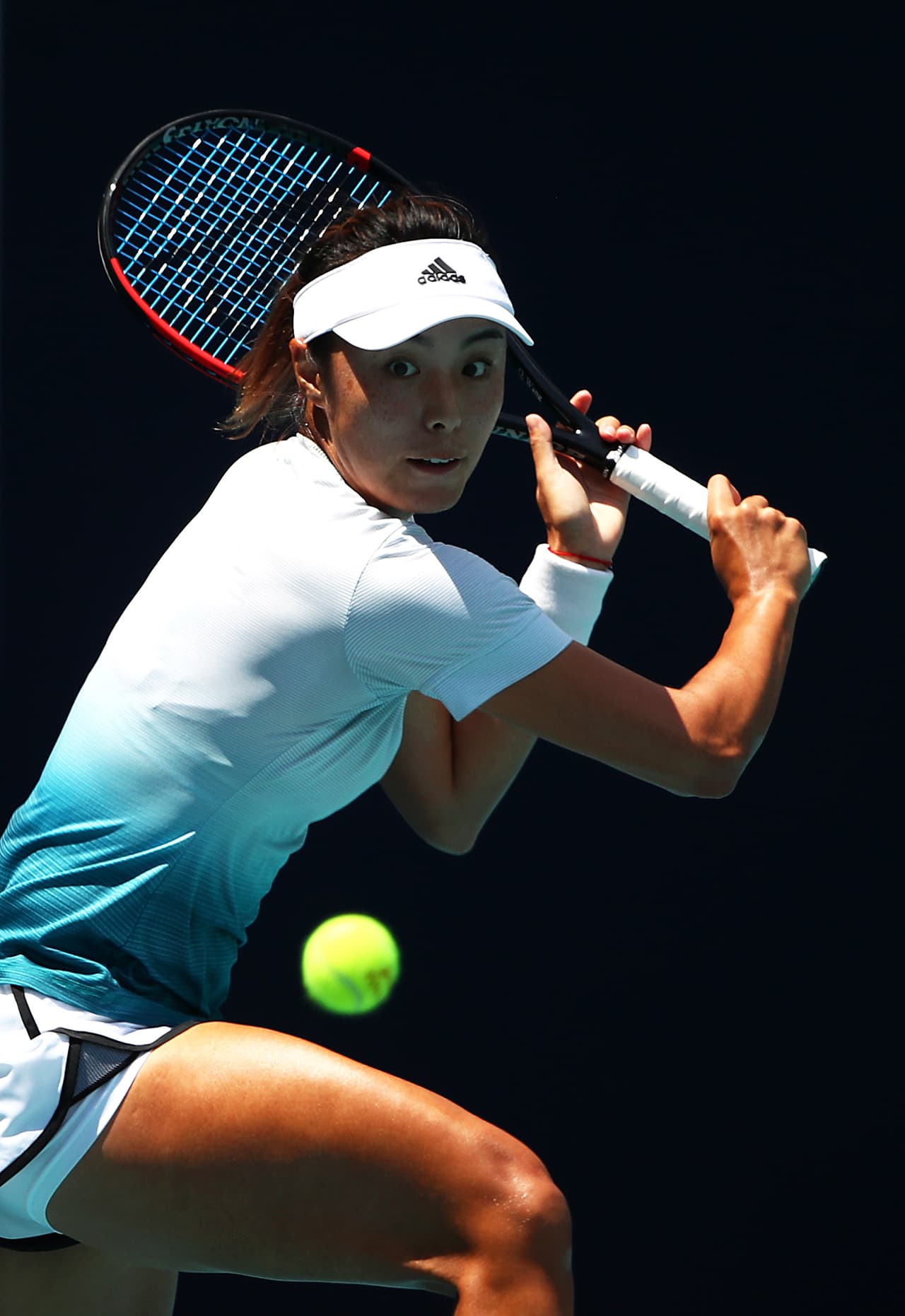 La rumana Simona Halep, número dos en la clasificación WTA, venció 6-4, 7-5 a la china Wang Qiang y se puso en la Semifinal del Miami Open, donde se consolida como favorita.