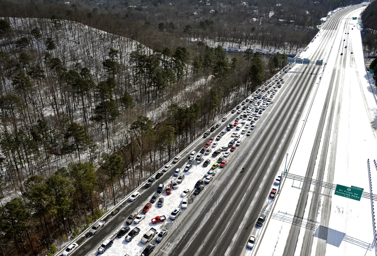 Hay 40 por ciento de probabilidades de aguaceros el domingo, pero se espera que las temperaturas alcancen los 14 centígrados (58 Fahrenheit).