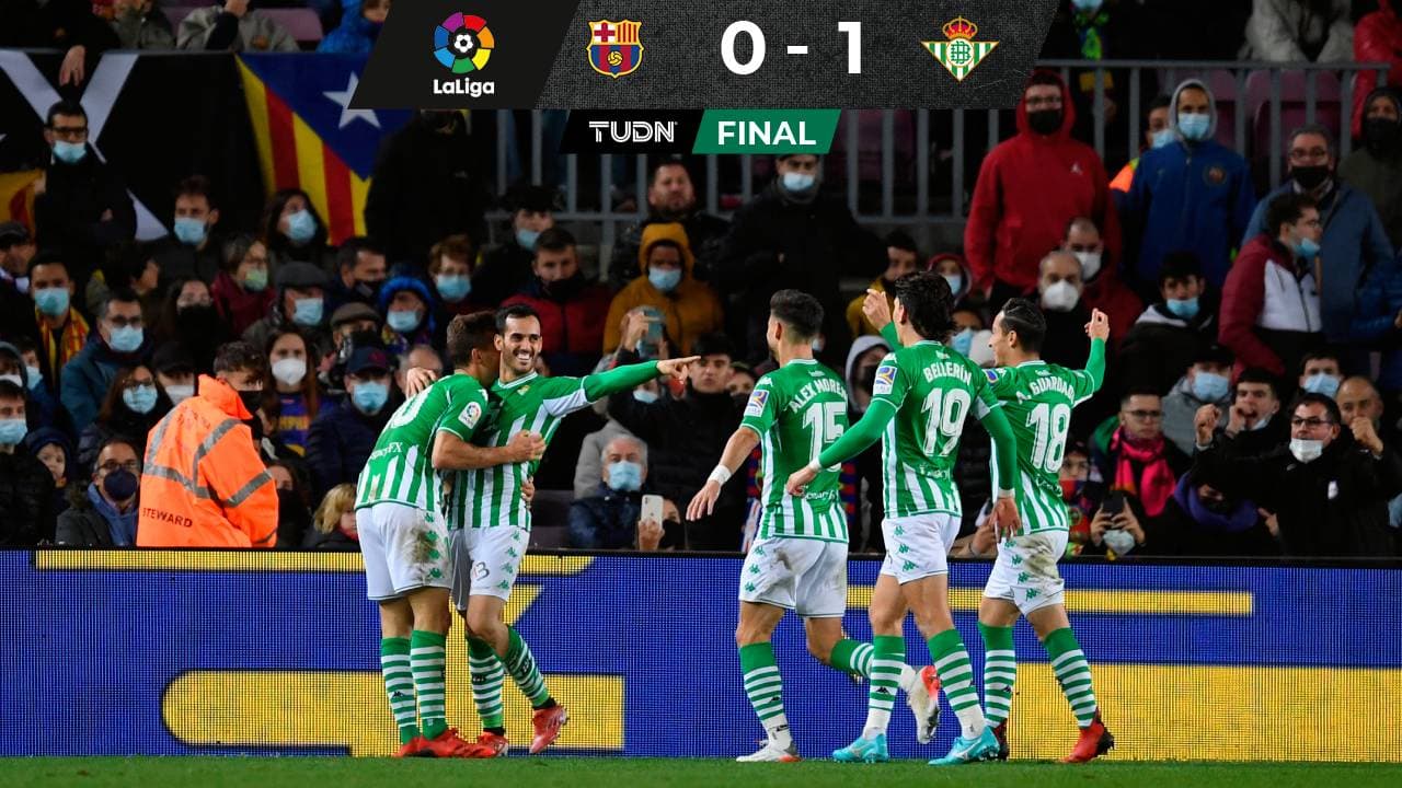 Guardado colabora con pase en el gol del Betis y son terceros