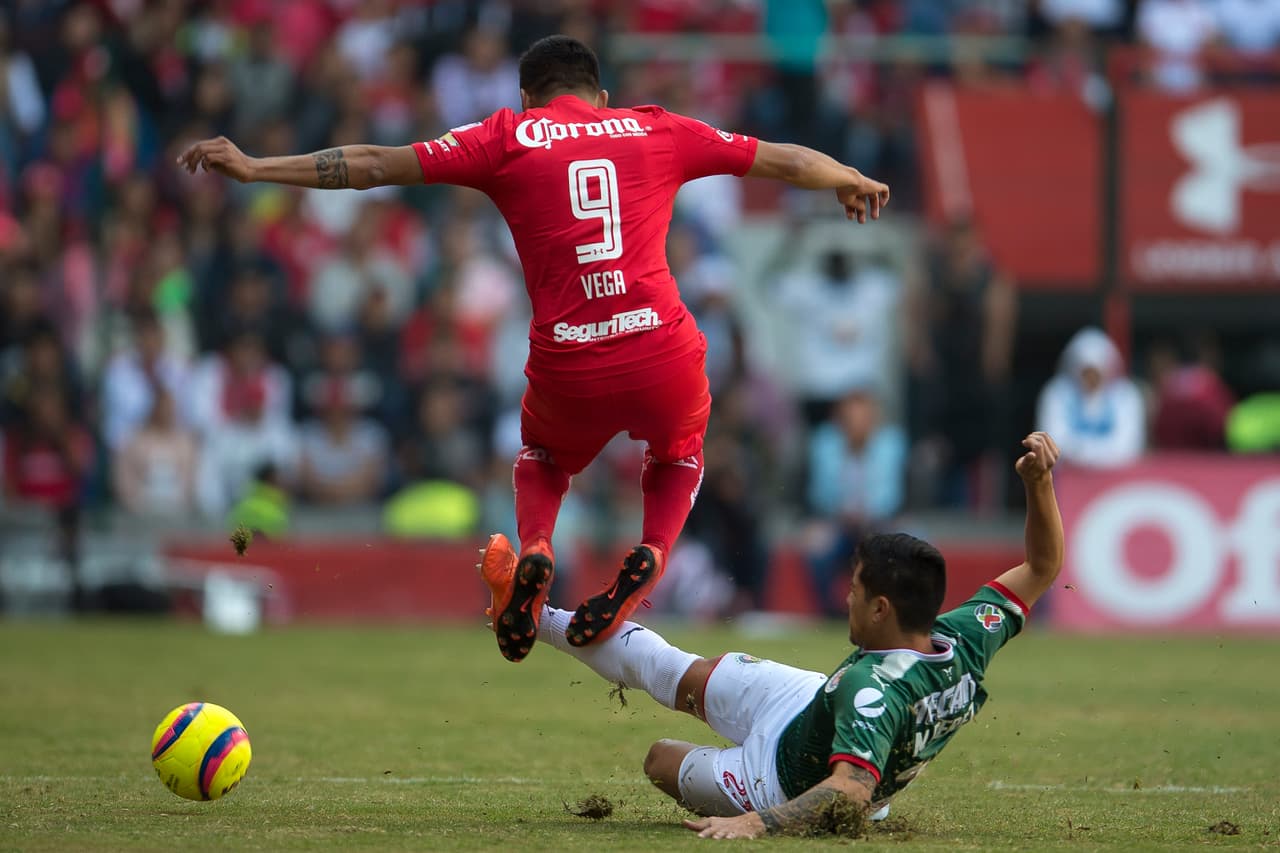 Chivas vivió un período vacacional complicado y lleno de polémicas tras lo ocurrido con Oswaldo Alanís y la directiva del equipo.