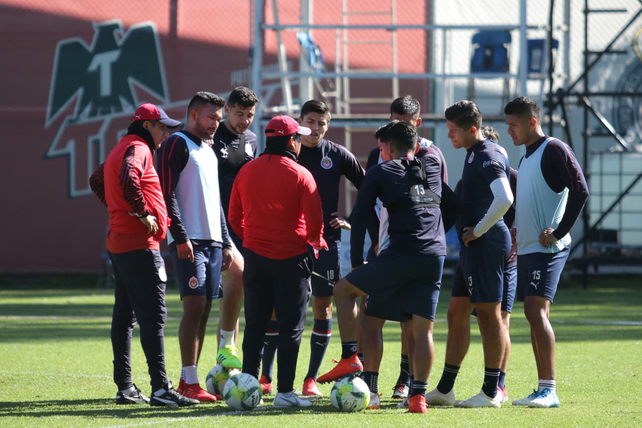 Exigencia, intensidad pero ante todo optimismo y unidad abundan en el entrenamiento de Chivas de Guadalajara en Chivas Verde Valle con miras a la Jornada 4 del Clausura 2019 de la Liga MX.