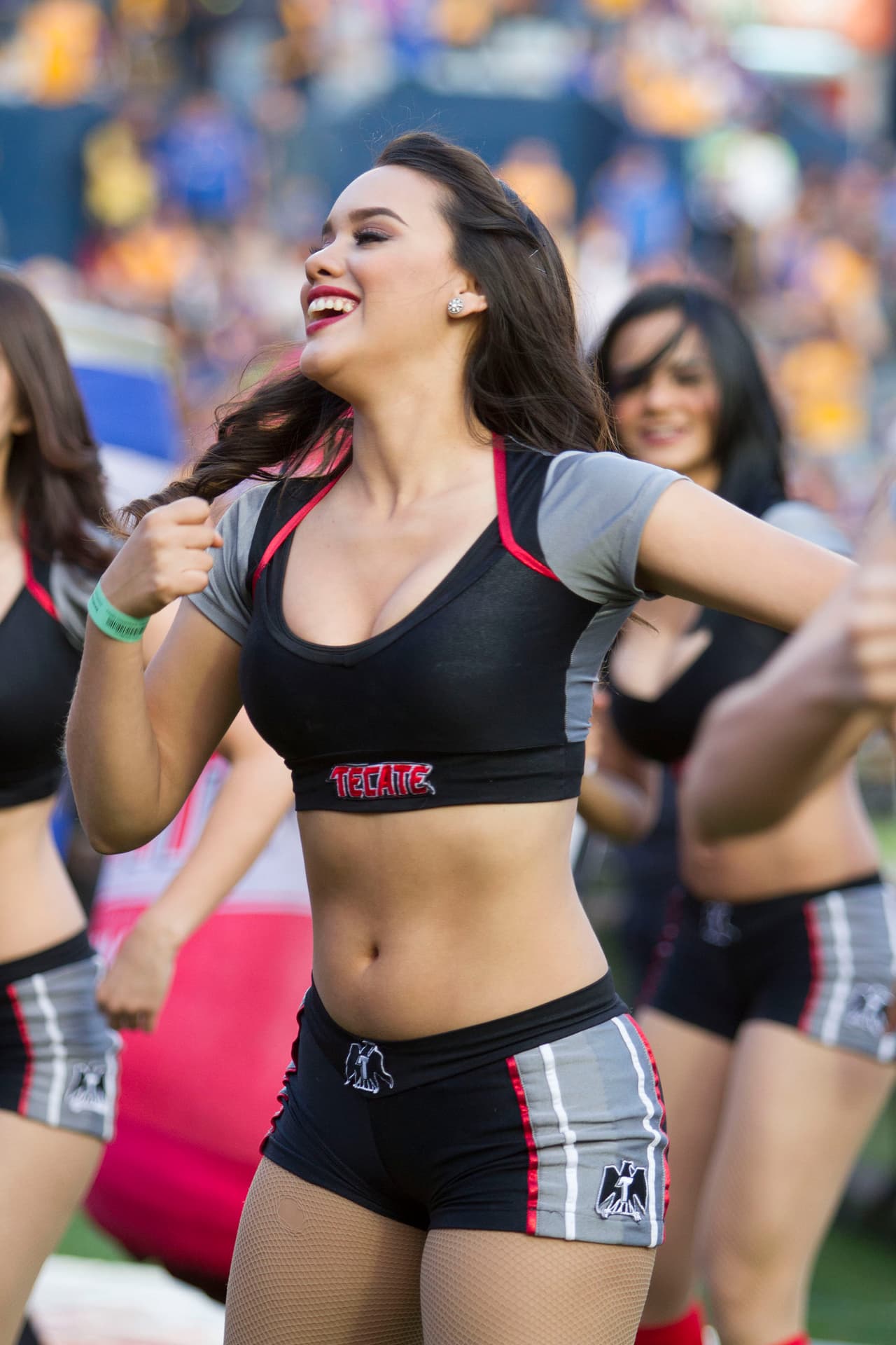 La belleza de las porristas en la fecha 12