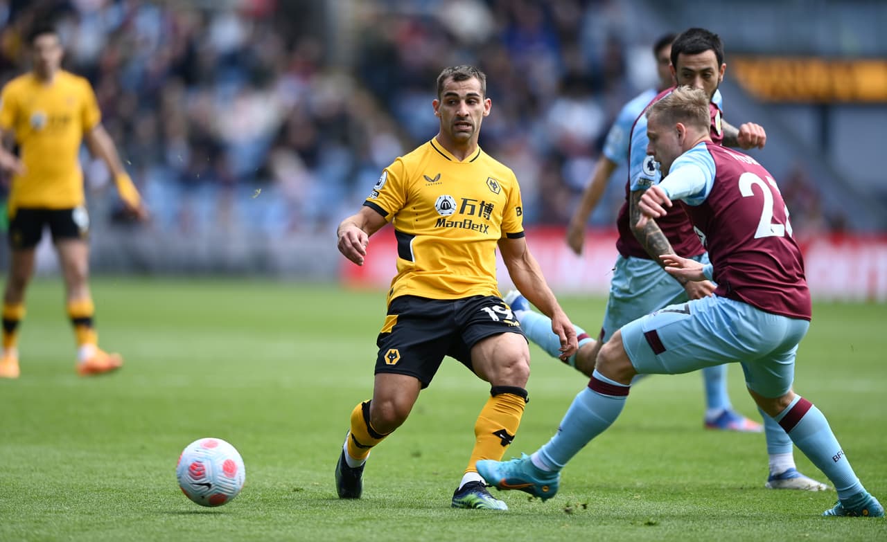 El delantero checo Matěj Vydra marcó la solitaria anotación con la que el Burnley derrotó a los Wolves.