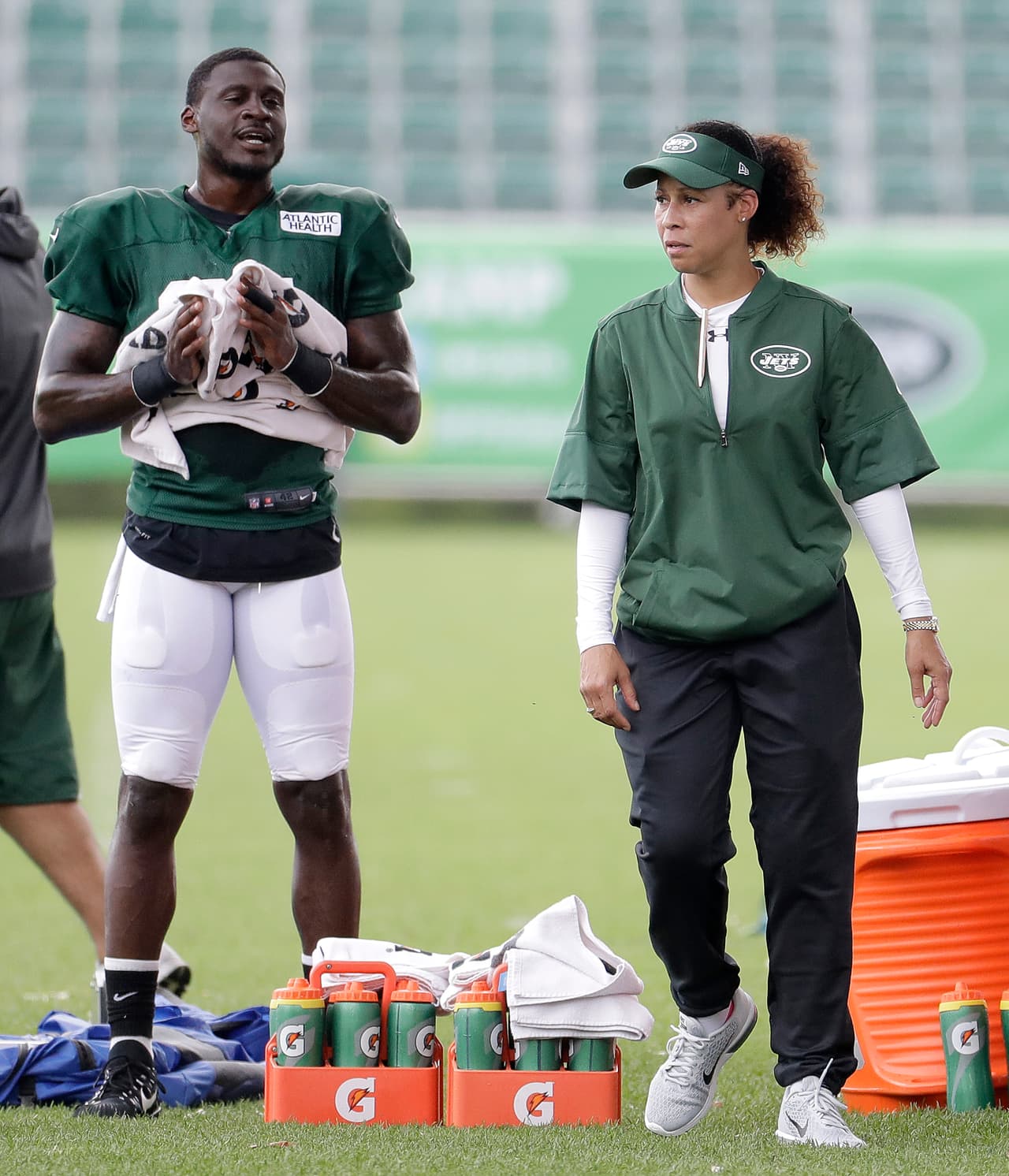 Smith fue jugadora durante tres temporadas del fútbol americano femenino y su capacidad la hizo sobresalir.