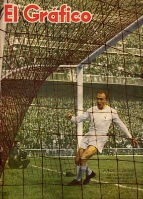 Aparición del histórico Alfredo Dei Stéfano, jugando para el Real Madrid en 1959.