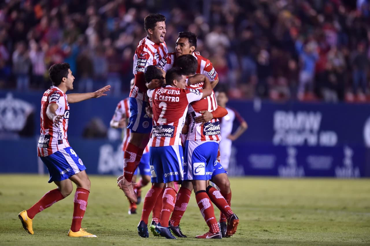 Y a los 73 minutos, el Estadio Alfonso Lastras se quería caer del júbilo cuando llegó el tercer tanto de la noche para el Atlético San Luis.