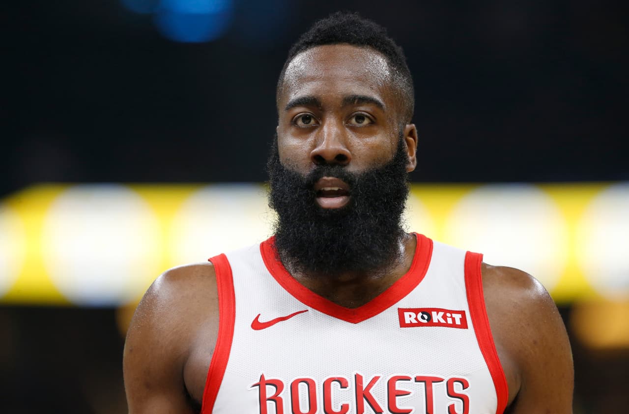 Harden, con su actuación de esta noche ante el Orlando Magic, alargó a 16 juegos seguidos su racha de 30 o más puntos, empatando a Kobe Bryant. Aunque no es la hazaña que queremos compartirles.