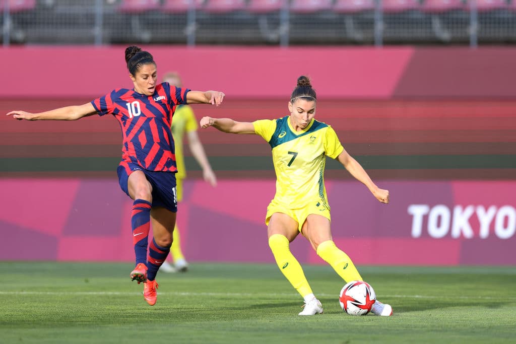Estados Unidos luchó hasta el final y se lleva el bronce ante la escuadra de Australia 4-3. De la mano de Megan Rapinoe, quien anotó doblete, y de Carli Lloyd, quien también sumó dos tantos, logran subir al podio en los Juegos Olímpicos de Tokyo 2020. Alex Morgan salió lesionada del encuentro.