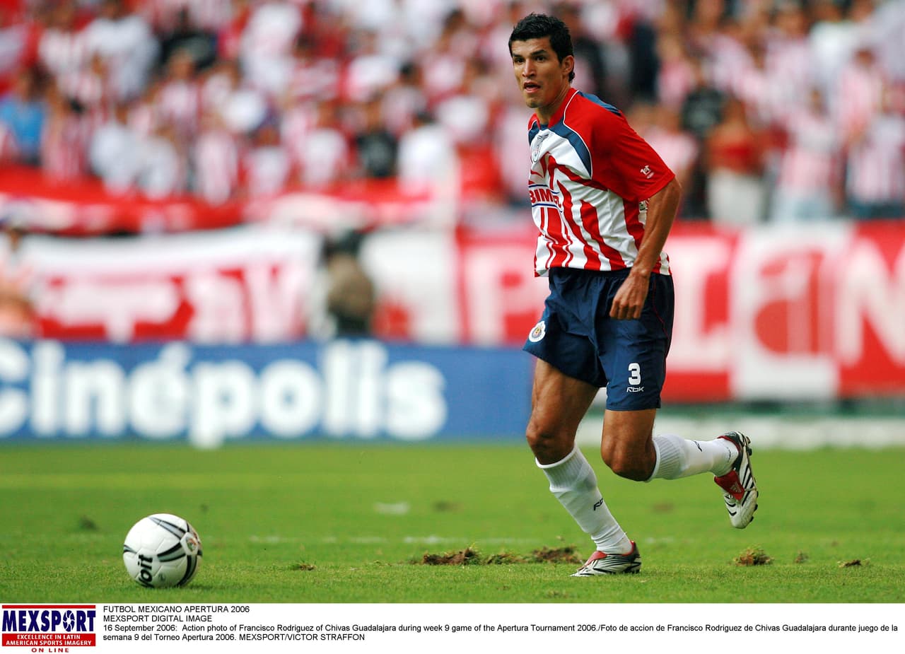 Francisco 'Maza' Rodríguez tiene un registro único en el fútbol mexicano al ser el único jugador que ha sido campeón con Chivas de Guadalajara (Apertura 2006) y luego con América (Clausura 2013).