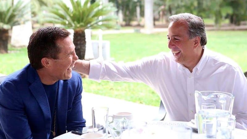 Julio César Chávez se toma fotografía con precandidato del PRI y ‘explota’ ante críticas