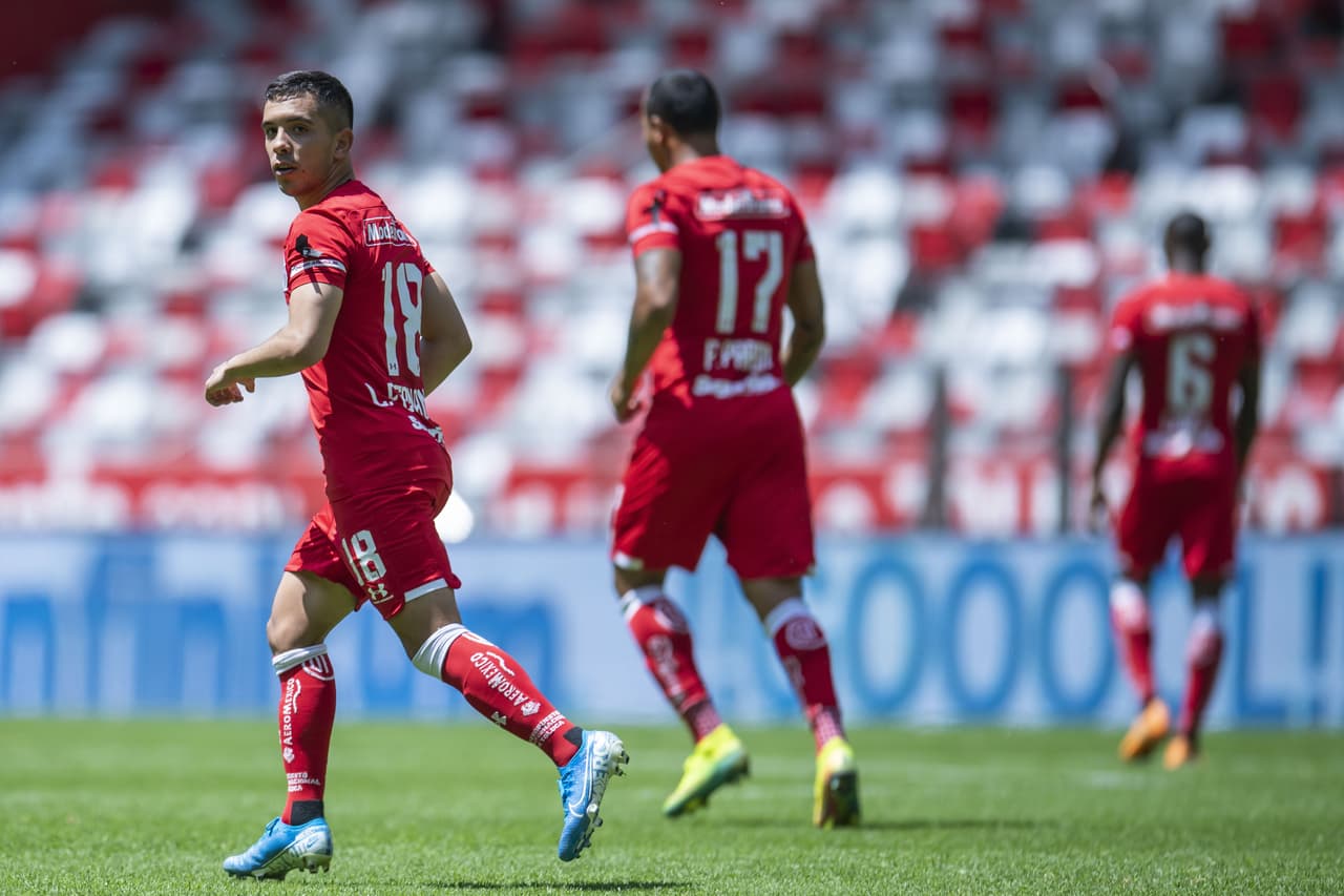Leo Fernández anota gol para el Toluca, doblete para el uruguayo y se empata el partido 2-2.