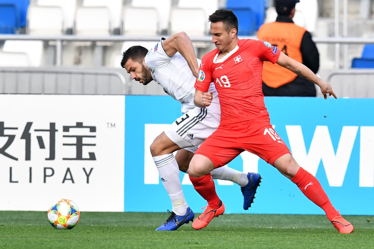 En la segunda mitad los suizos se plantaron mejor en el campo y encontraron los caminos al gol.