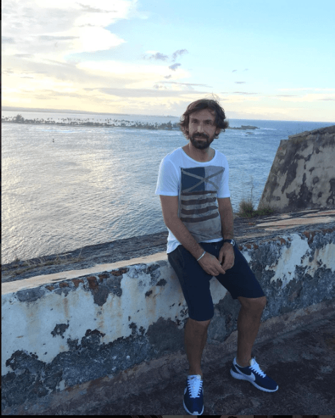 Pirlo también apreció la belleza de El Morro, en el viejo San Juan.