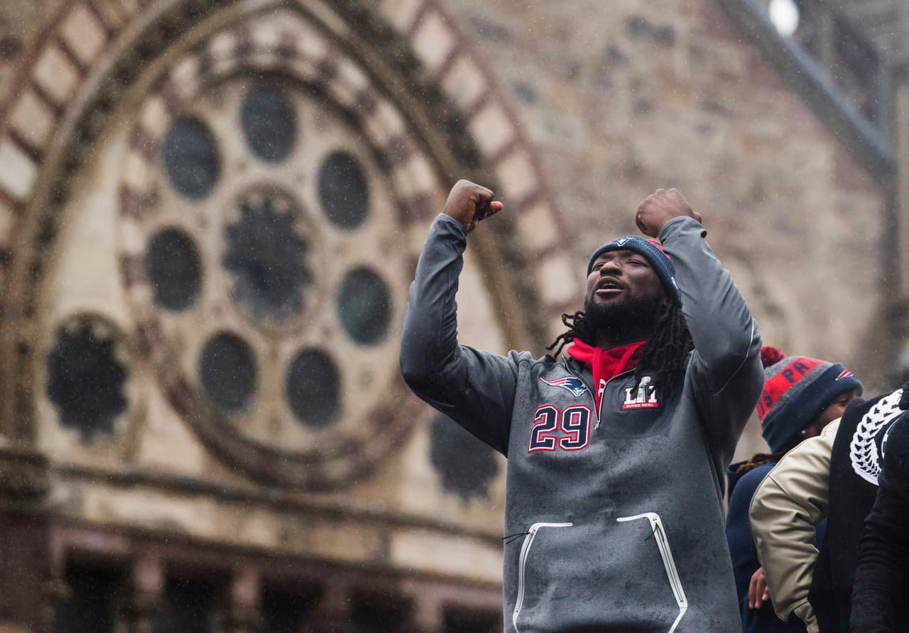 A nivel universitario jugó para el College de East Mississippi y con los Oregon State Beavers, de la Universidad Oregon State. Su posición es running back.