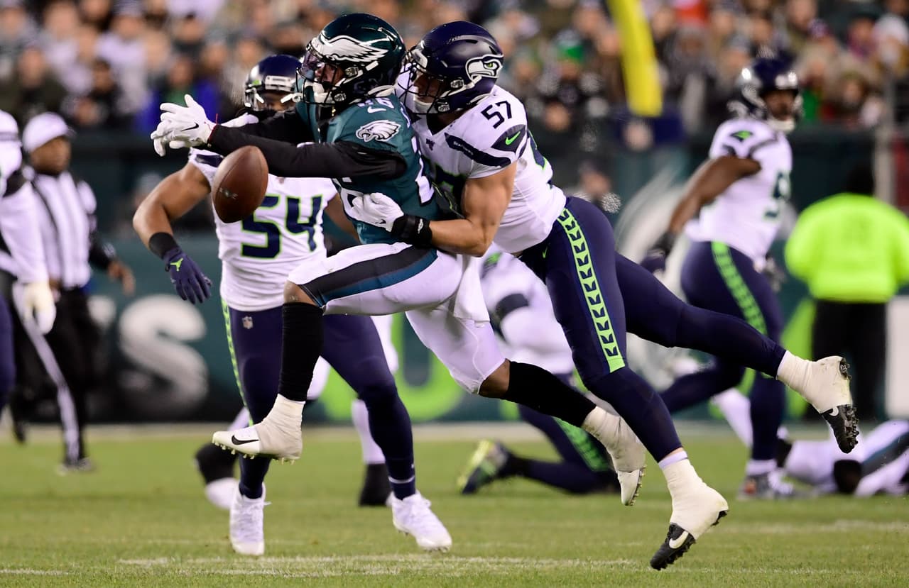 Philadelphia Eagles
<b> 9-17</b> Seattle Seahawks | Seattle Seahawks jugará ante Green Bay Packers en la Ronda Divisional de Playoffs.