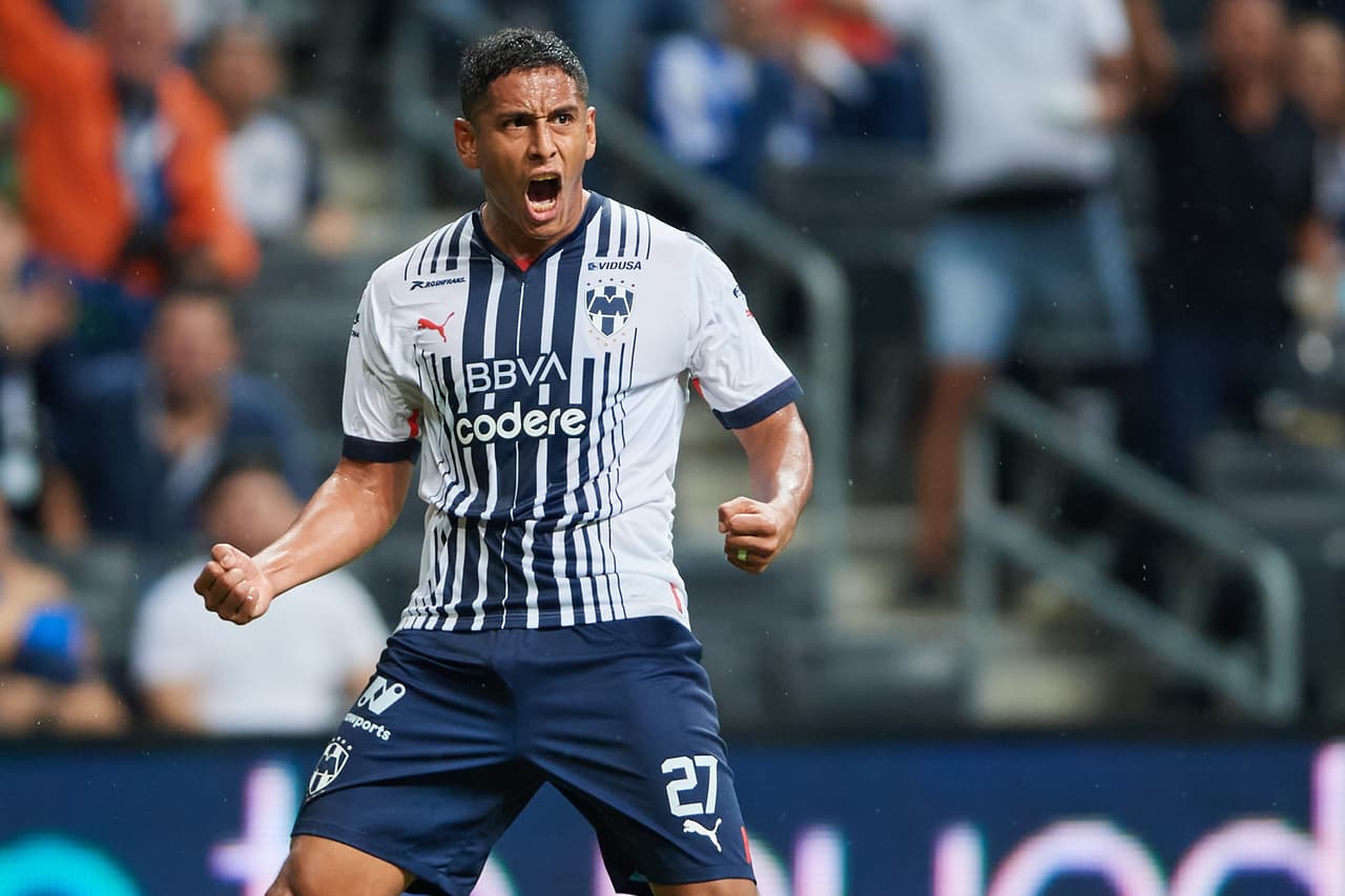 Héctor Moreno y Luis Romo van a la banca con Monterrey