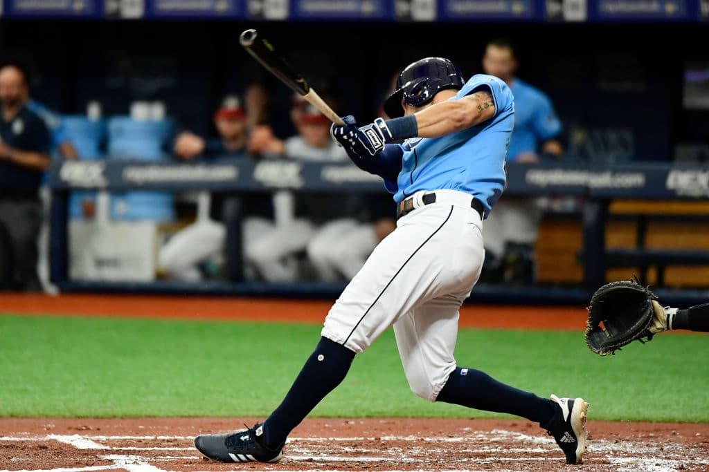 Tommy Pham pegó doblete en la primera entrada ante los pitcheos de James Paxton, empujando a Travis d'Arnadu para poner en ventaja a los locales.
