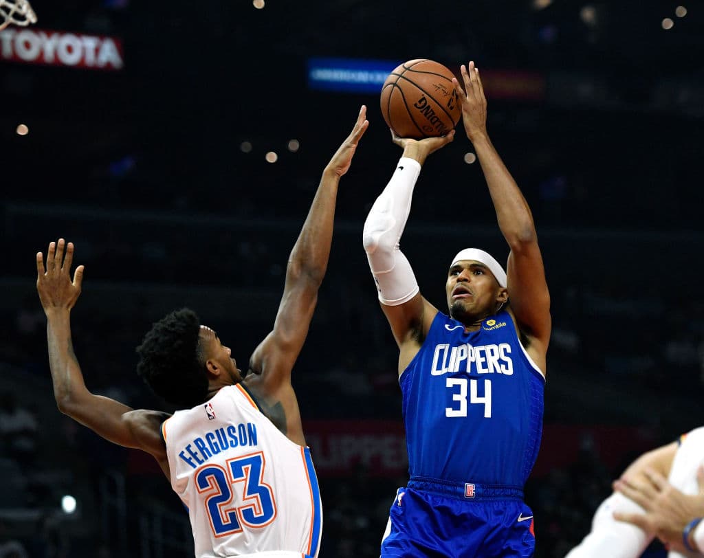 <b>14) Los Angeles Clippers (5-4)</b>. Muchos pueden burlarse de la estatura y peculiar manera de moverse del gigante serbio Boban Marjanovic, pero ha sido uno de los jugadores más eficientes de Clippers.