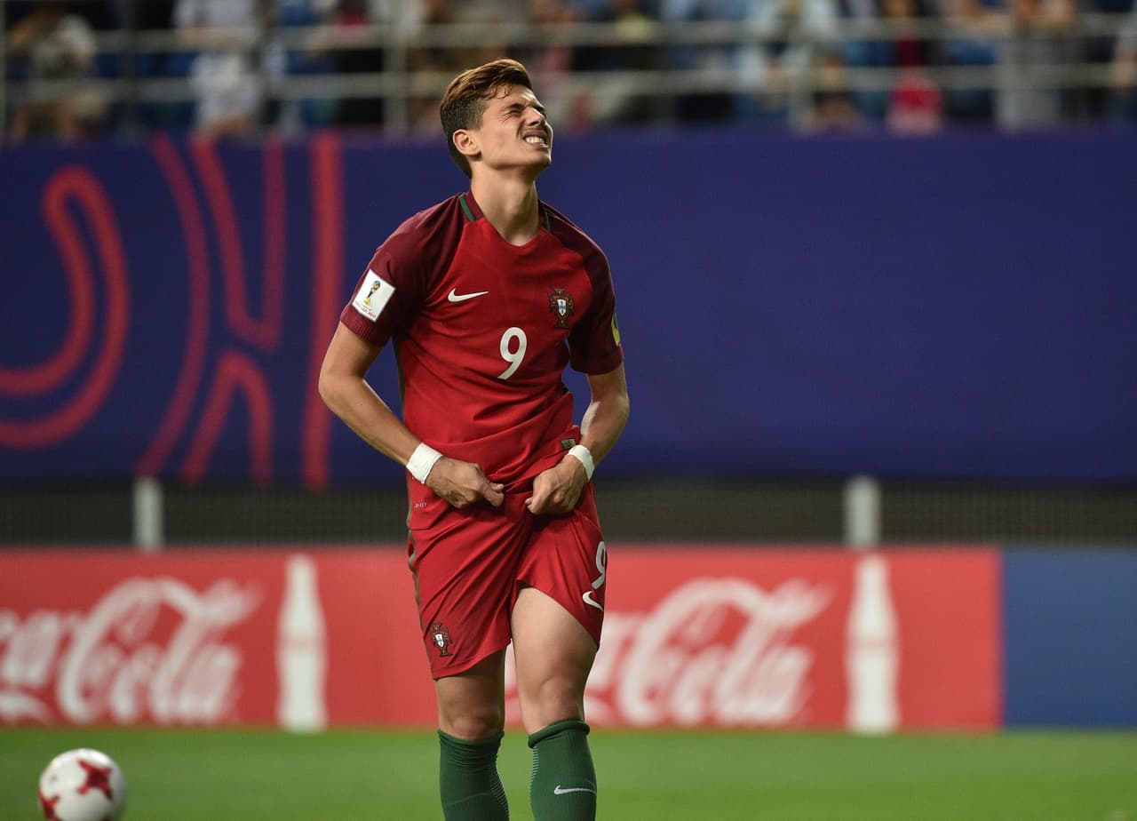 Una gran atajada del portero Mele le negó la posibilidad de celebrar, dejando a su país al borde de la eliminación.