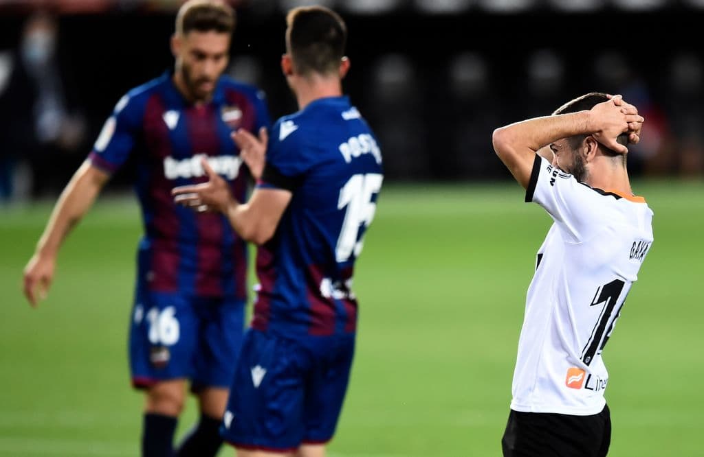 Valencia no logra concretar su ventaja y con un error al minuto 90+7 el levante no perdona desde los 11 pasos y empata el encuentro.