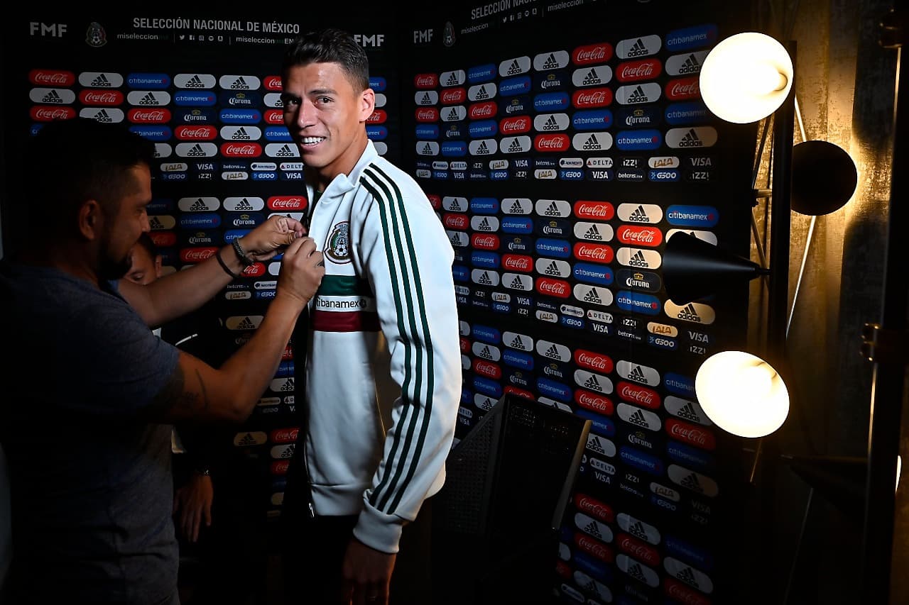 En entrevista exclusiva para Univisión Deportes, el zaguero de la Real Sociedad menciona que se sintió feliz por ahber alcanzado esa suma de encuentros vistiendo el uniforme del Tri, ante Haití en la Semifinal de la Copa Oro, pero ahora la meta colectiva es lo que más prioriza.