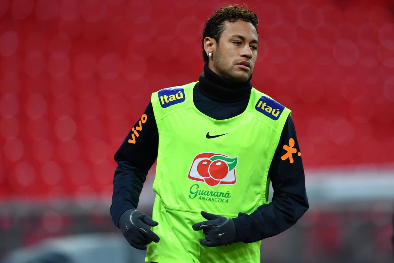 Brazil's striker Neymar takes part in a team training session at Wembley stadium in north London, on November 13, 2017 on the eve of their International friendly football match against England. / AFP PHOTO / Ben STANSALL (Photo credit should read BEN STANSALL/AFP/Getty Images)