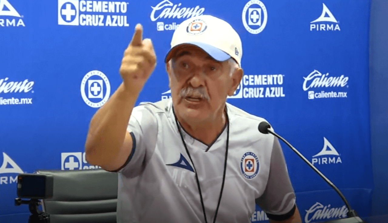 Tuca Ferretti explota en conferencia y advierte: “Difamarme no lo acepto”