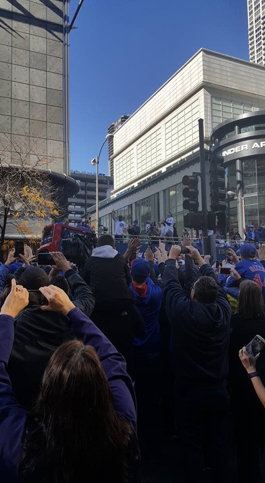 Miles de fanáticos salieron a la Milla Magnífica para ser parte del histórico desfile de la victoria.