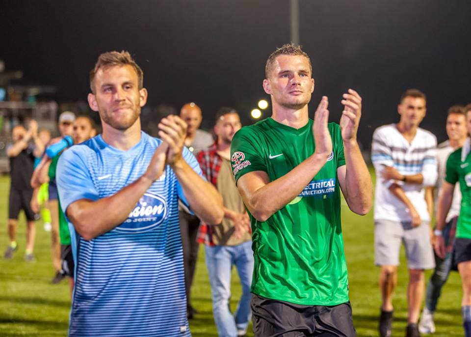Identidad en los colores, en las franjas y en la fecha de fundación de la ciudad de Saint Louis. Este es uno de los mejores logos de la USL (United Soccer League).