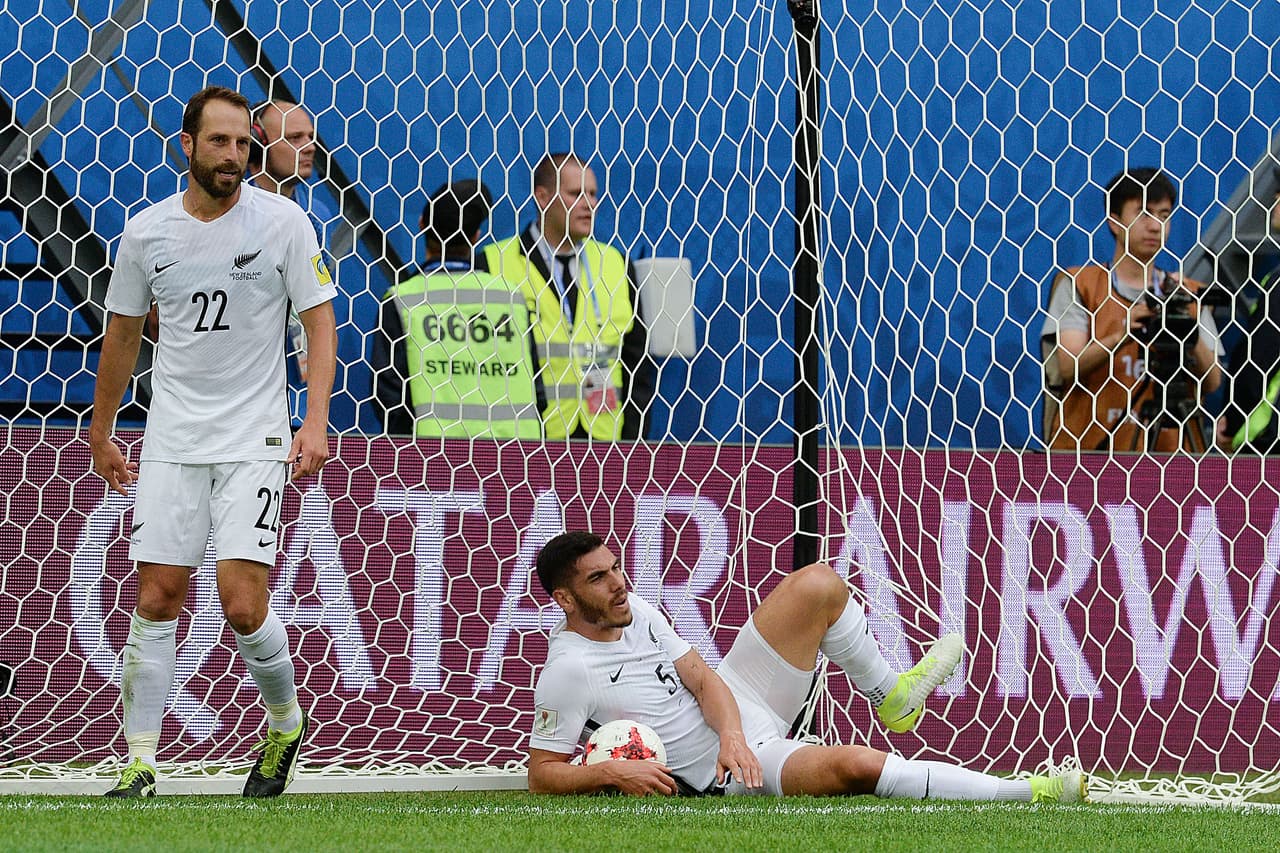 Michael Boxall (Nueva Zelanda): autor del único autogol del torneo contra Rusia. Fue la primera anotación del torneo.