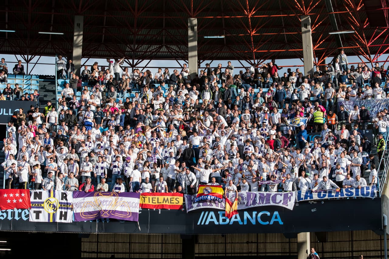 Buena parte del estadio se pintó de blanco, en una notable muestra del apoyo de los hinchas del Real Madrid a su equipo.