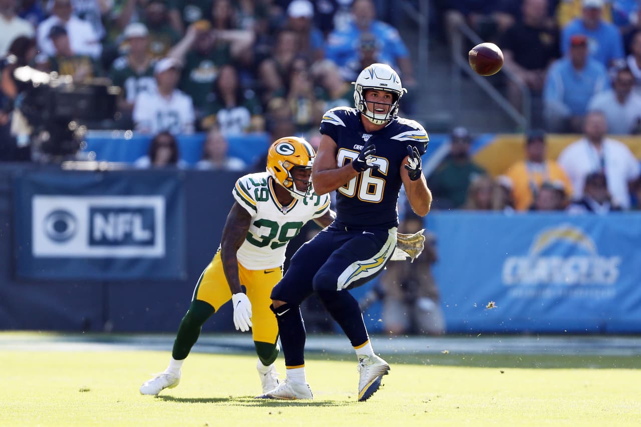 Chargers brinda sublime exhibición ante Packers y aún sueña con pelear por un boleto a playoffs.