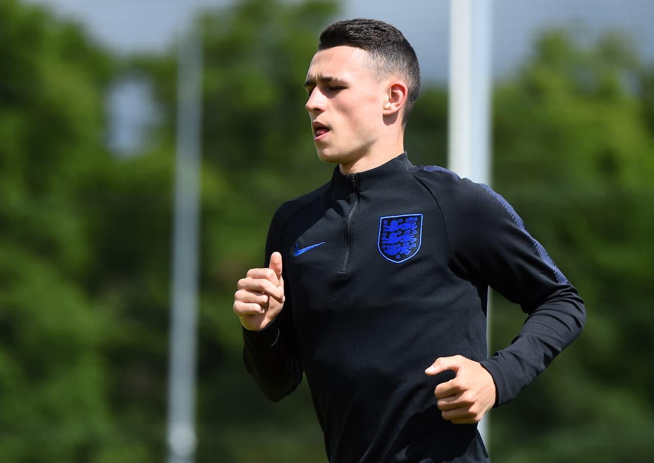 Phil Foden: Pep Guardiola ha potenciado a varios jóvenes en el Manchester City, además de sus millonarios fichajes, y uno de ellos es este mediocampista inglés. Ya ha sumado varios minutos en el primer equipo de los Citizens.