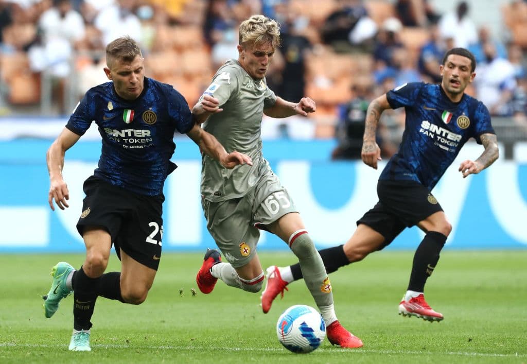 Edin Dzeko marca en su debut con el Inter y concreta la goleada 4-0 de los 'Nerazzurri' sobre el Genoa. El mexicano Johan Vázquez no fue convocado para el partido.