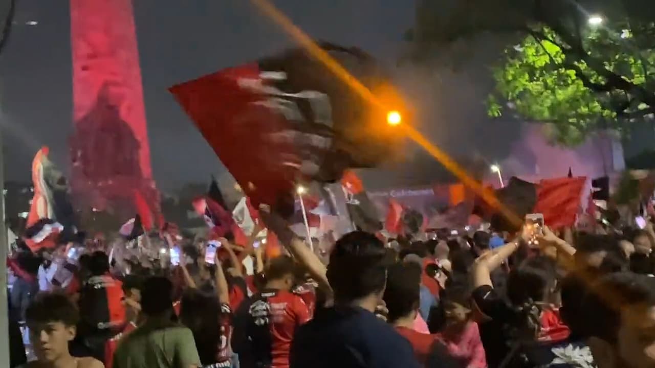 ¡Guadalajara es Rojinegra! Fans del Atlas toman las calles y celebran