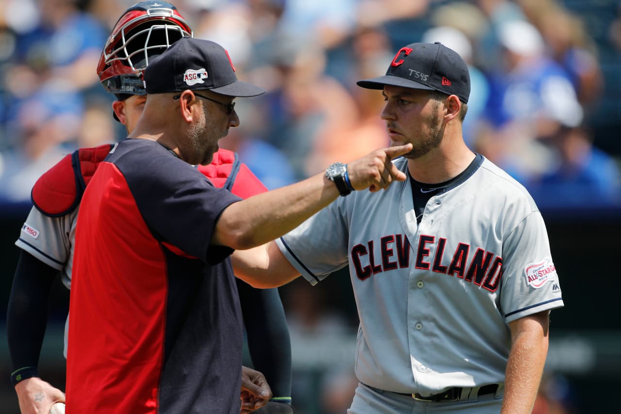Trevor Bauer se molesta con su manager