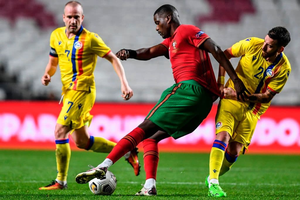 Hubo lluvia de goles en el Estadio Luz de Lisboa, pues el equipo local anotó siete goles ante Andorra. Cristiano Ronaldo, mejor que nunca tras dar positivo a COVID-19, anotó su gol número 102. Los autores de goles fueron Pedro Neto, doblete de Joao Paulo, Renato Sanchez, Emili Garcia y Joao Felix.