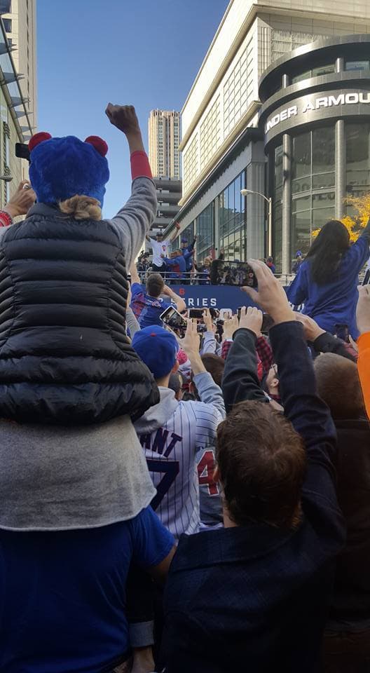 Miles de fanáticos salieron a la Milla Magnífica para ser parte del histórico desfile de la victoria.