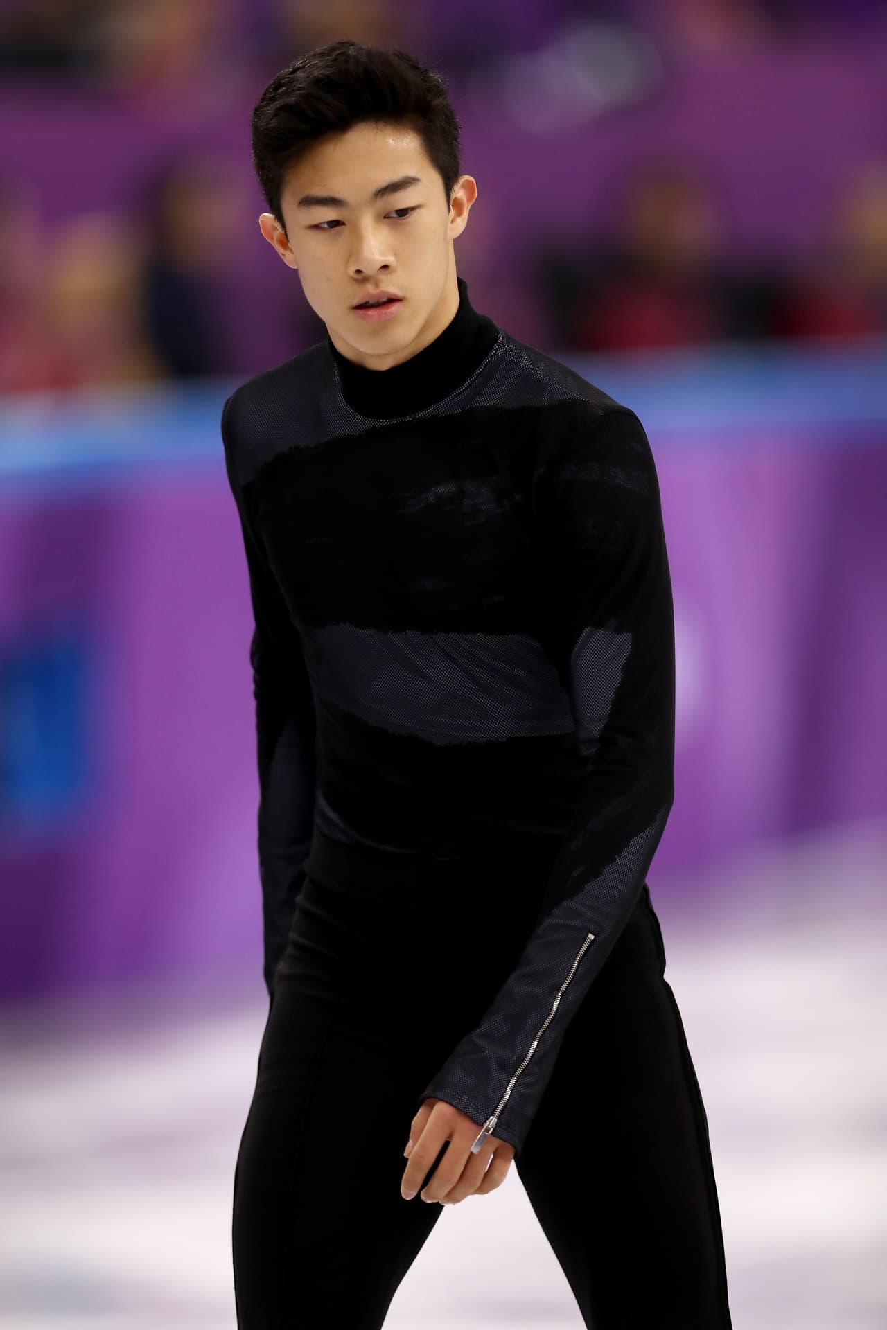 Otro de los integrantes del equipo de patinaje fue
<b>Nathan Chen, de raíces chinas, quien nació en Salt Lake, Utah.</b>