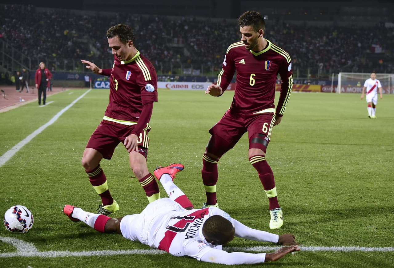 Y Venezuela intentó aguantar pero la ventaja numérica terminó por ser factor.