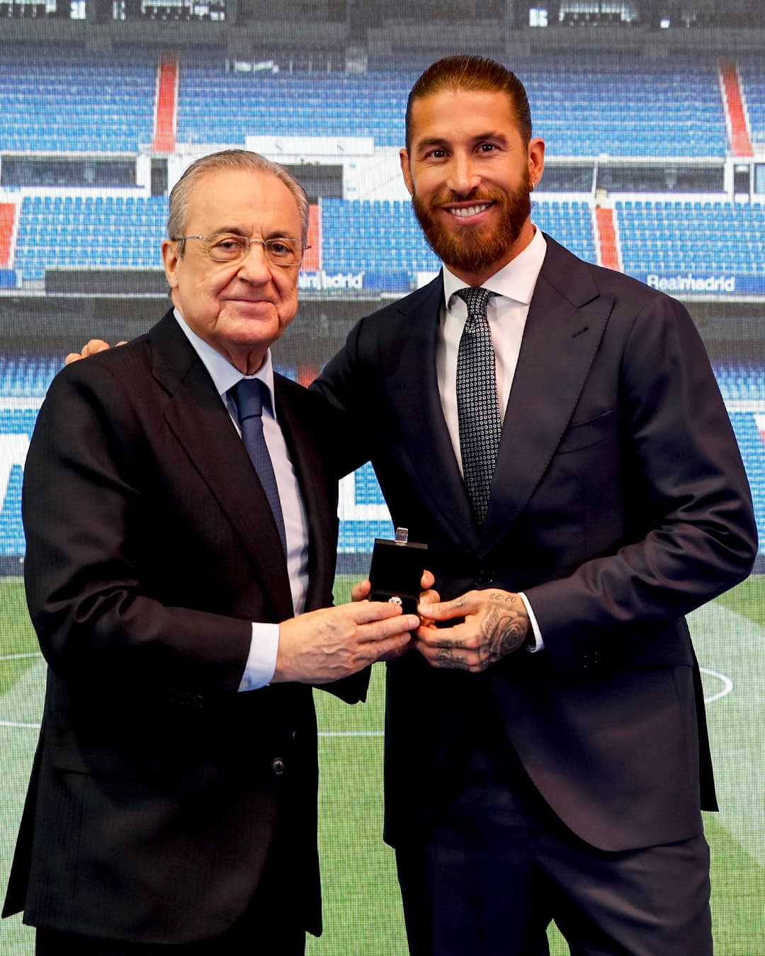 Sergio Ramos acepta oferta del Real Madrid, pero demasiado tarde
