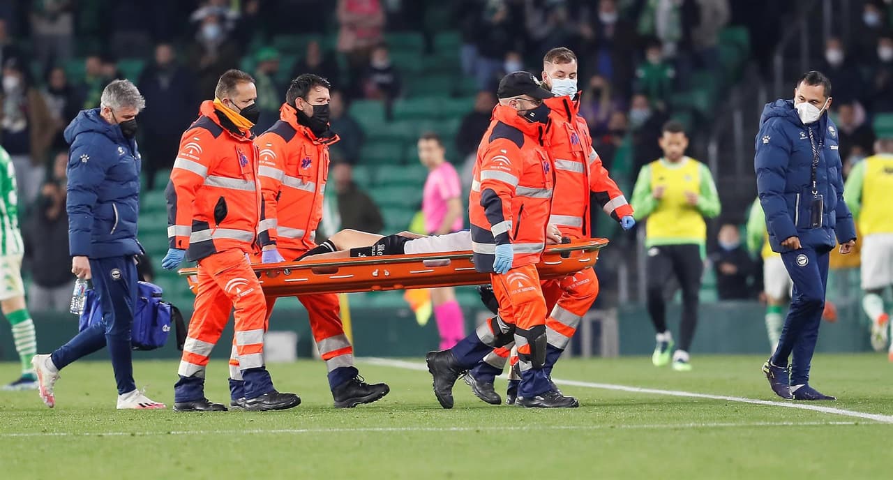 Con anotaciones de Sergio Canales (29'), Juanmi Jiménez (54') y doblete de Borja Iglesias 11', 41'), el Real Betis le propinó una goliza al Alavés al inicio de la Jornada 21 en La Liga. Andrés Guardado fue titular, mientras que Diego Lainez ingresó al minuto 83' del partido.