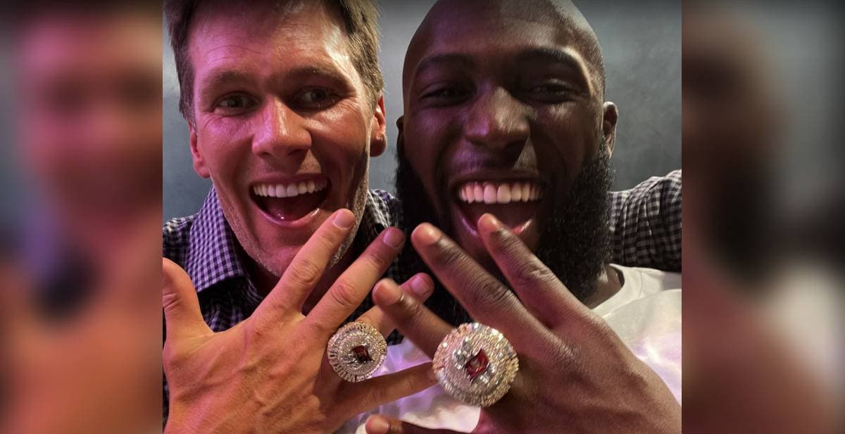 Tom Brady y los Bucs recibieron sus anillos de Super Bowl