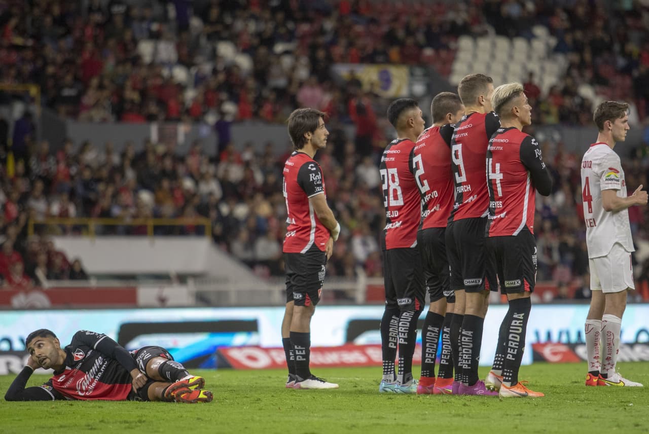 Atlas y Toluca firmaron un empate sin goles en partido pendiente de la Jornada 1 del Torneo Clausura 2023 de Liga MX. El debut de los Rojinegros en el Jalisco se había postergado por la mala calidad del césped.