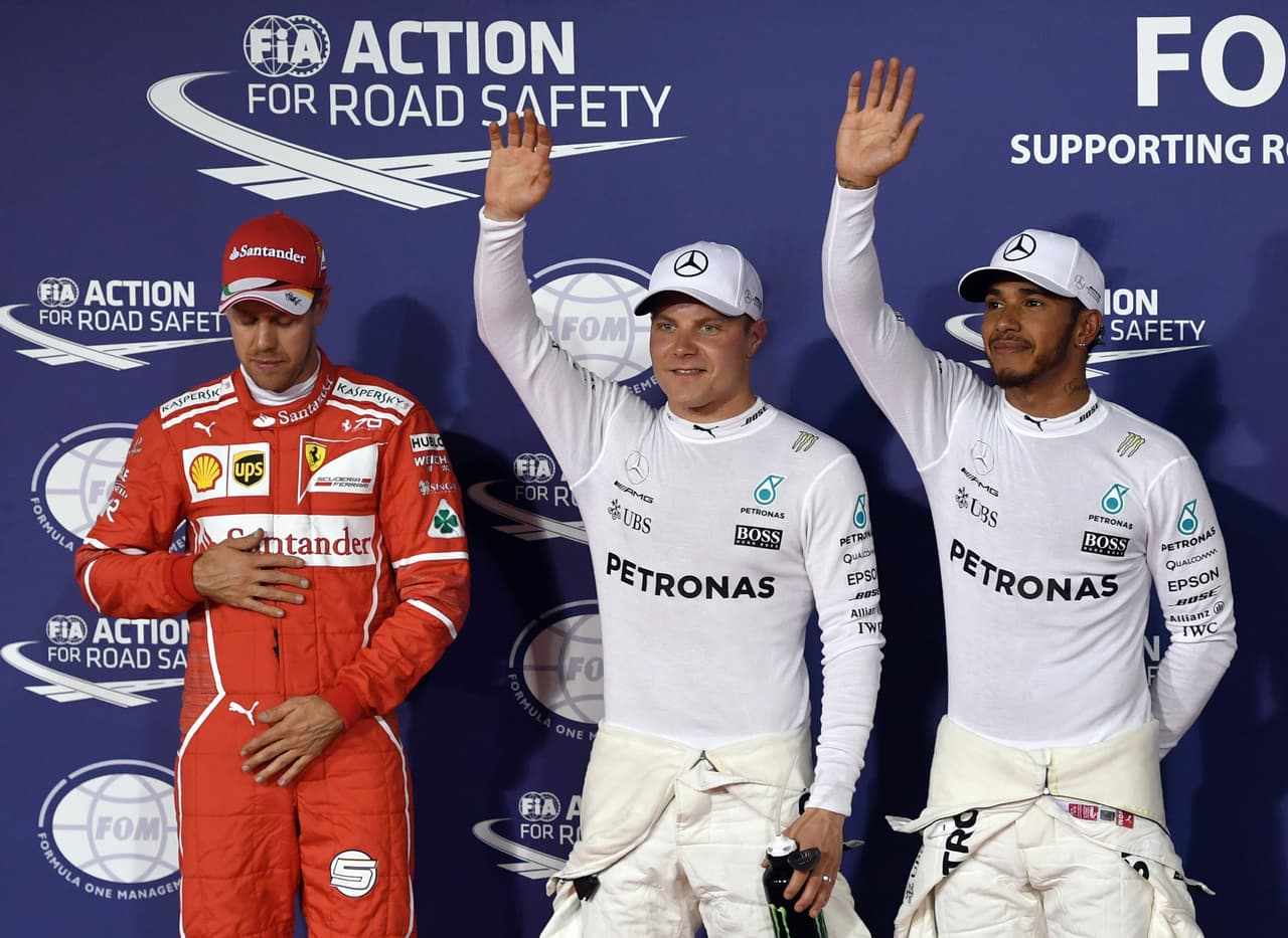 Bottas bate a Hamilton en Bahréin y logra su primera 'pole' en la Fórmula Uno