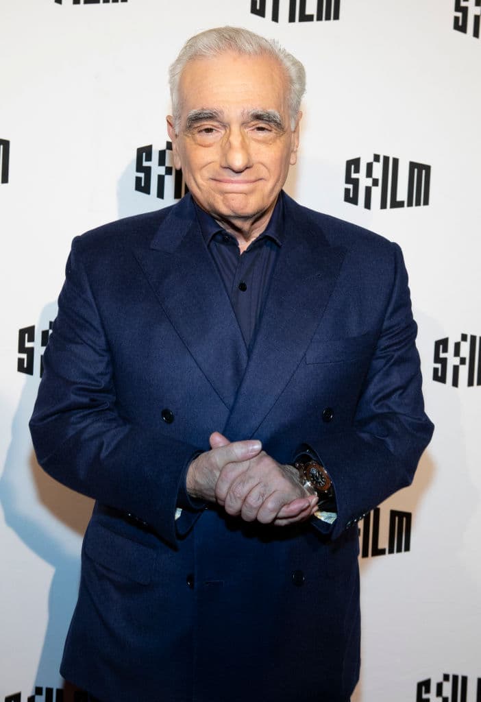 Aparte todo sucede en un momento de grandes cambios para el país donde la modernidad amenzaba con acabar con culturas indígenas.
<br>